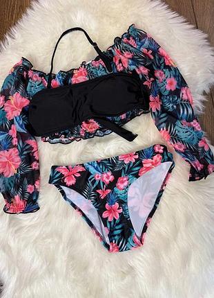 Яскравий купальник з топом