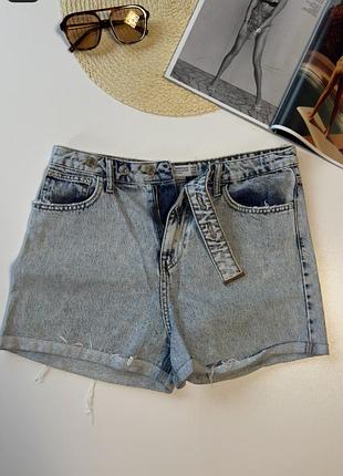 Шорти джинсові світлого кольору розмір м-л ідеальний стан