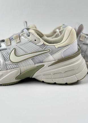 Кросівки nike v2k run