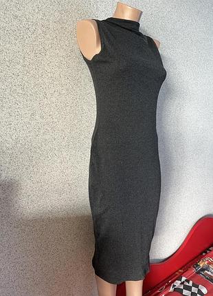 Вязаное платье миди размира м-л