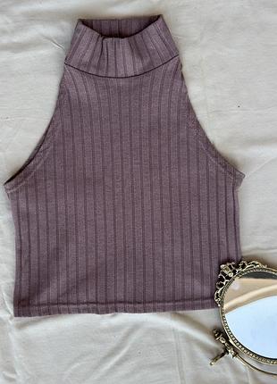 Топ із горлом у рубчик