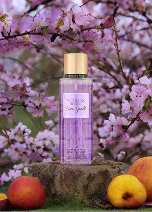 Парфумований спрей для тіла  love spell 250 мл new