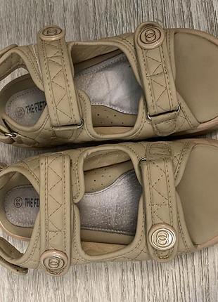 Босоніжки для дівчинки