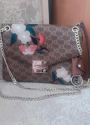 Сумка-кроссбоди karl lagerfeld paris с вышивкой и логотипом.
