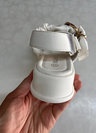 Босоніжки для дівчинки 4