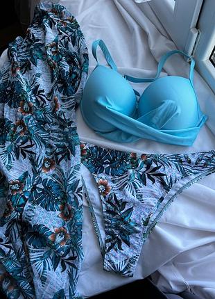 Яскравий купальник