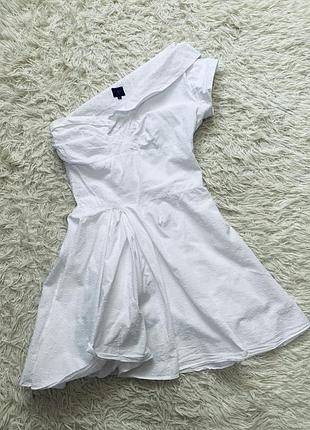 Коротка біла сукня