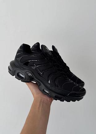 Кроссовки and Air Max 1s the go-to silhouettes