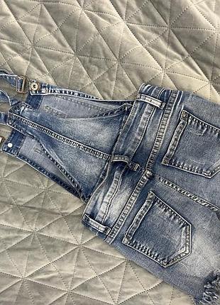 Літній комбінезон на дівчинку