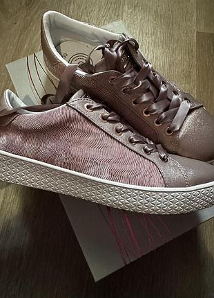 Летние пудровые кеды bugatti
