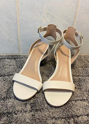 Жіночі босоніжки office london 39р