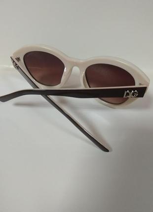 Очки солнцезащитные