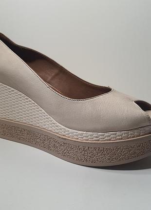 Туфли женские танкетка
