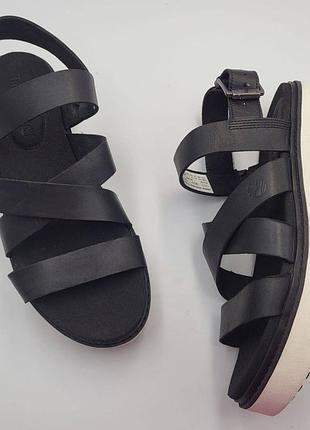 Шкіряні жіночі босоніжки від англійського бренду 
 timberland