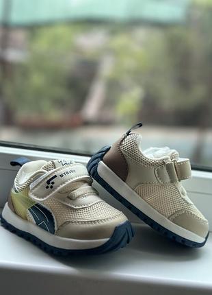 Дитячі кросівки 19 розмір