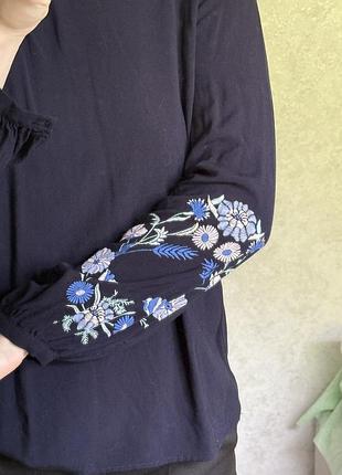 Жіноча блуза