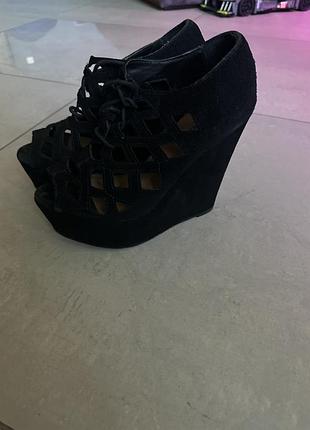 Туфлі замшеві