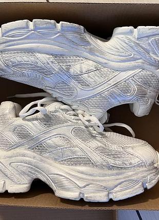 Кросівки нові