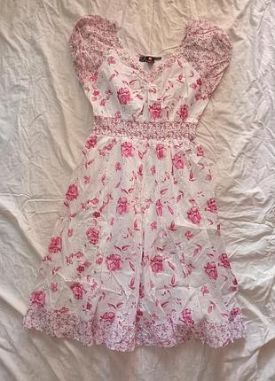 Хлопковое хрупкое платье на лето