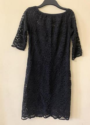 Маленьке чорне плаття з гіпюру