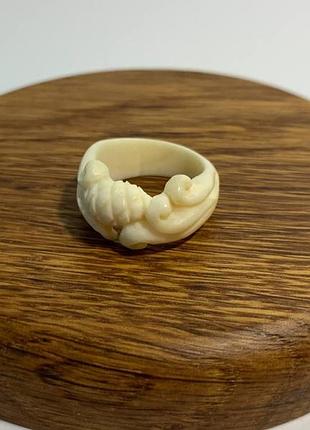 Кольцо из кости, перстень "шишка хмеля" из кости, украшение "шишка", украшения из кости "ажурное"