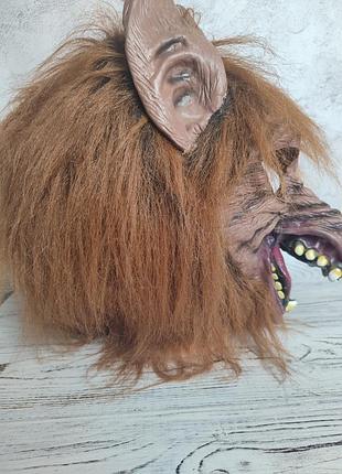 Маска вовкулаки або перевертня