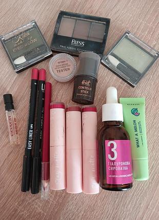 Лот косметики для обличчя
