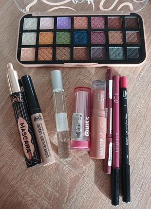 Лот косметики для обличчя