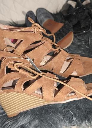 George, uk4 37p сандалі на шнурівці