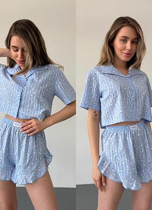 Пижамный комплект с шортами и рубашкой на пуговицах с принтом