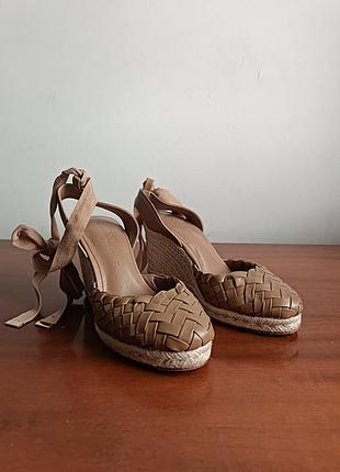 Forever comfort босоножки на танкетке с ремешком на щиколотке  р. 38 вербл. корич.