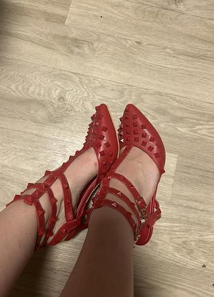 Туфлі від valentino