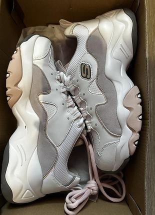 Женские кроссовки skechers