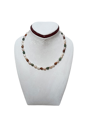 Намисто з річних перлів