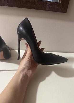 Туфлі човники casadei 38 розмір шкіряні чорні