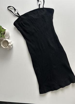 Плаття в рубчик
