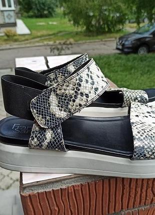 Кожаные босоножки franco sarto