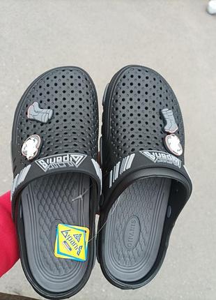 Мужские кроксы черные и хаки