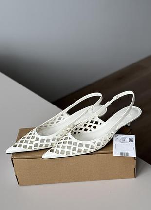 Босоніжки слінгбеки білі mango