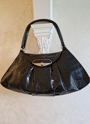 Чорна шкіряна сумка furla