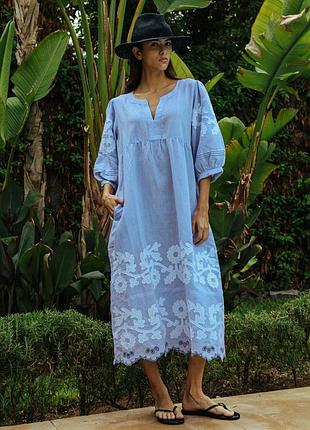 Брендоваляна сукня з вишивкою плаття міді плаття з льону rose & rose