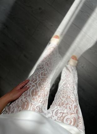 Жіночі мереживні молочні брюки