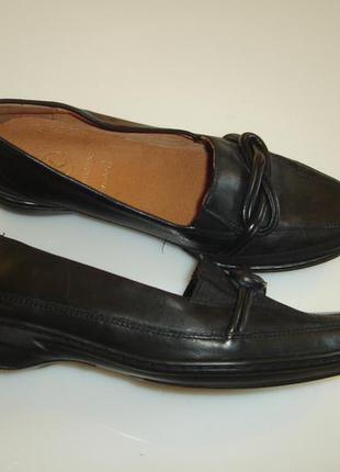 Шкіряні туфлі k clarks , розмір 4 її, устілка 24 см (на наш 37 розмір)