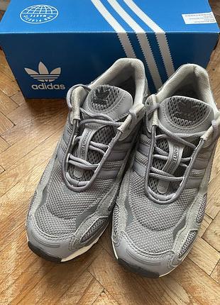 Кросівки adidas shadow turf 40 кроссовки кеди