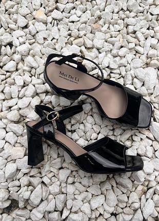 Лакові босоніжки 😍