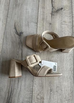 Босоніжки шльопанці h&m