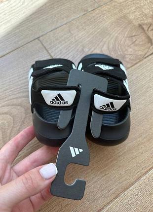 Босоніжки / сандалі adidas 23р