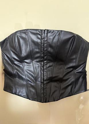 Чорний шкіряний корсет від zara