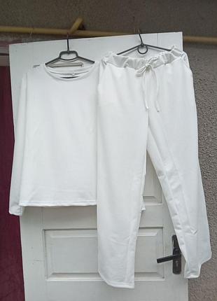 Шикарні костюми в рубчик,розміри s,m,l,xl повномірки,колір молочний