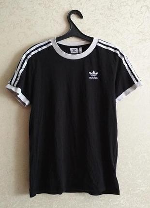 Женская футболка adidas (s-m) с лампасами оригинал